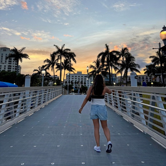 Meet your Posher, Sofia - Picture 1 of 1